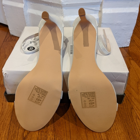 White wedding heels, size 10 - Picture 4 of 4